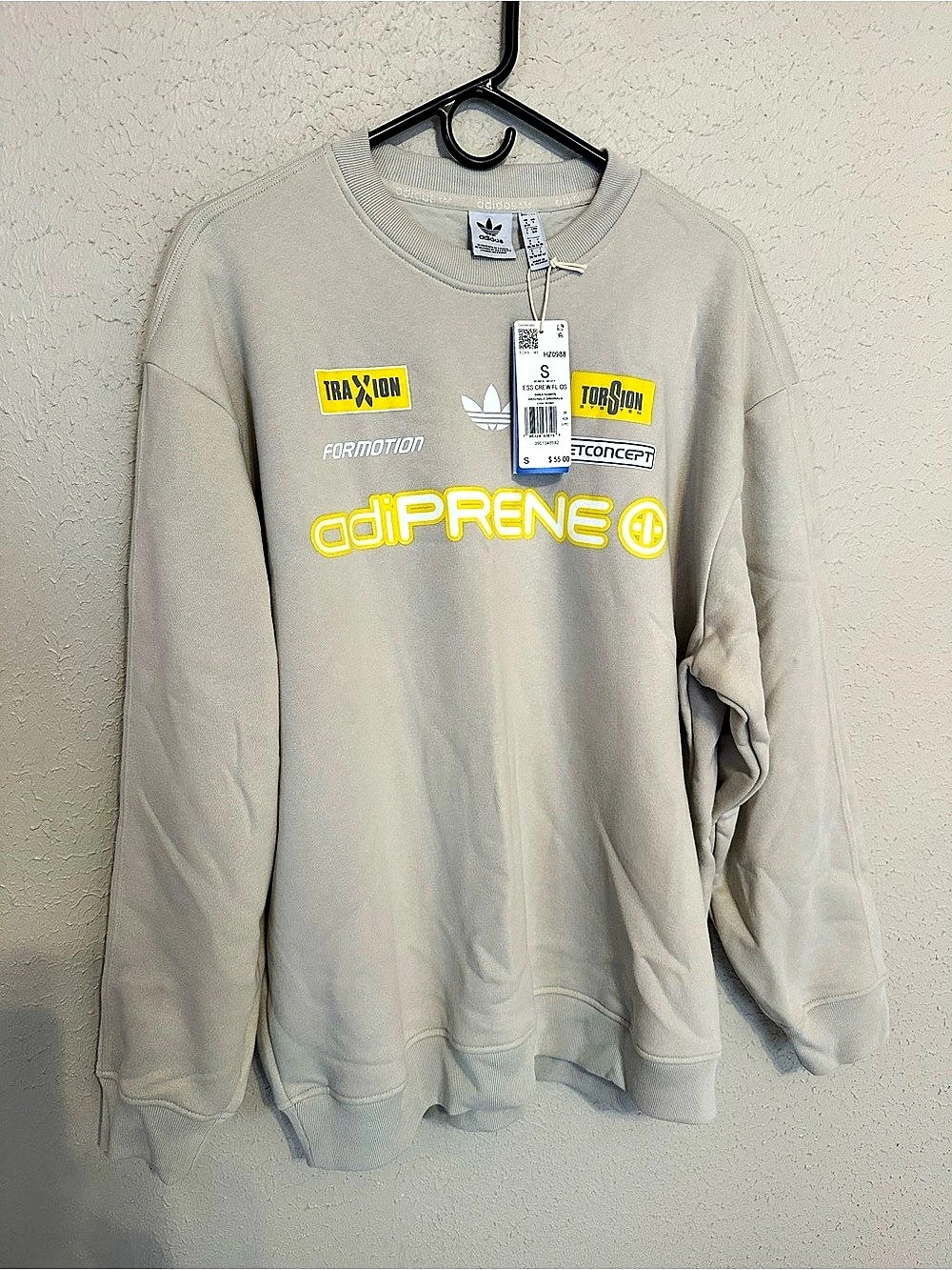 adidas Originals Beige Graphic Crewneck Fleece Pullover. Sweatshirts size S